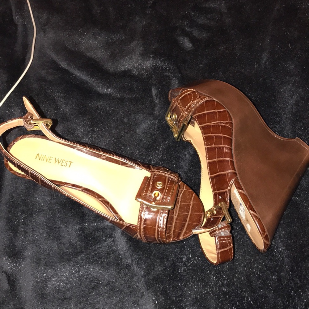 Nine West alligator wedges